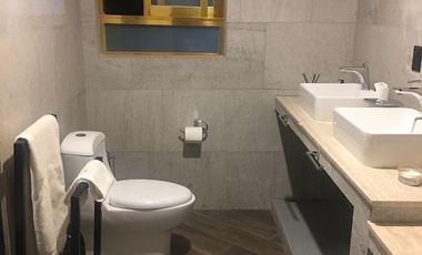 CASA EN VENTA EN INTERLOMAS REMODELADA  - Oportunidad Única