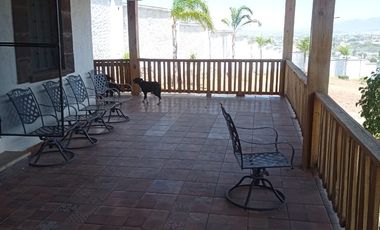 TERRENO EN RENTA DE 6000M2 BARDEADO EN SAN JUAN DEL RIO