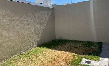 VENTA CASA EN ZAKIA, CONDOMINIO FRENTE A PLAZA COMERCIAL