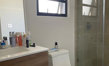 VENTA CASA EN ZAKIA, CONDOMINIO FRENTE A PLAZA COMERCIAL