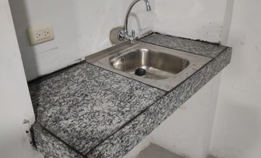 Durán - alquilo local comercial ideal para varios negocios (J Luna)