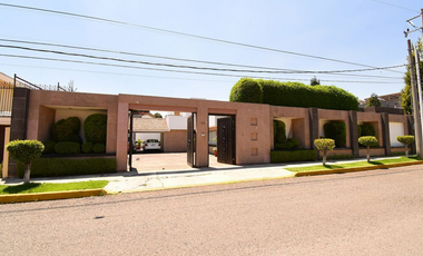 Casa en Venta en Residencial Club San Carlos, Metepec.