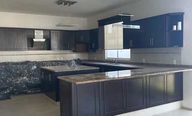 RESIDENCIA EN RENTA EN LA LOMA CLUB DE GOLF