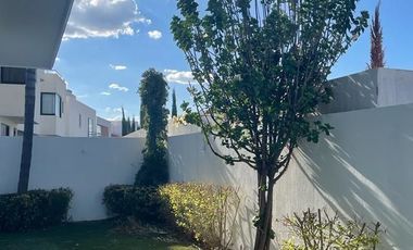 RESIDENCIA EN RENTA EN LA LOMA CLUB DE GOLF