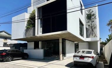 Sale Home office. สร้างใหม่ พร้อมสระว่ายน้ำ เส้นถนนคันคลอง สุเทพ ด้านหลังมหาวิทยาลัยเชียงใหม่