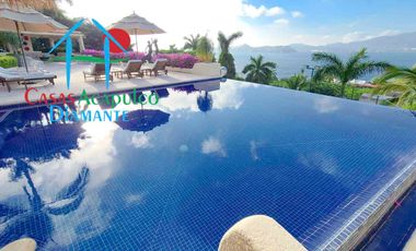 Hermosa casa en renta vacacional. Con alberca privada, vista al mar y cancha de tenis