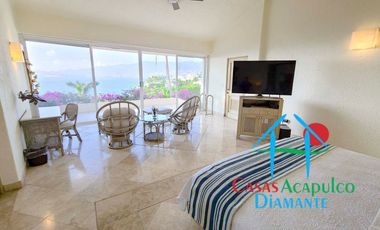 Hermosa casa en renta vacacional. Con alberca privada, vista al mar y cancha de tenis