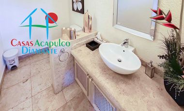Hermosa casa en renta vacacional. Con alberca privada, vista al mar y cancha de tenis