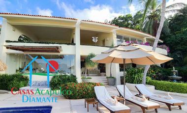 Hermosa casa en renta vacacional. Con alberca privada, vista al mar y cancha de tenis