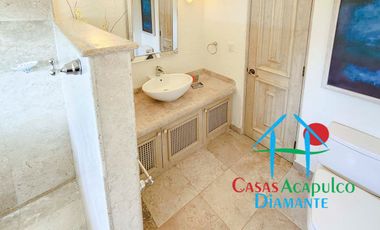 Hermosa casa en renta vacacional. Con alberca privada, vista al mar y cancha de tenis