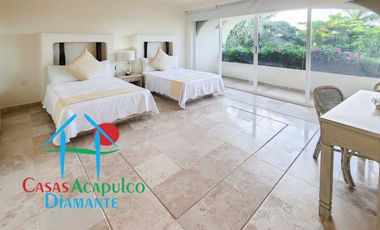 Hermosa casa en renta vacacional. Con alberca privada, vista al mar y cancha de tenis
