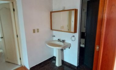 AMPLIA CASA EN RENTA, EN EL CENTRO DE TOLUCA PARA, OPTIMA PARA OFICINAS, zona la Merced.