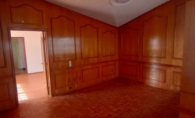 AMPLIA CASA EN RENTA, EN EL CENTRO DE TOLUCA PARA, OPTIMA PARA OFICINAS, zona la Merced.