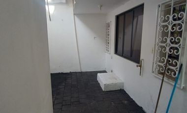 AMPLIA CASA EN RENTA, EN EL CENTRO DE TOLUCA PARA, OPTIMA PARA OFICINAS, zona la Merced.