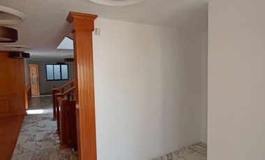 AMPLIA CASA EN RENTA, EN EL CENTRO DE TOLUCA PARA, OPTIMA PARA OFICINAS, zona la Merced.