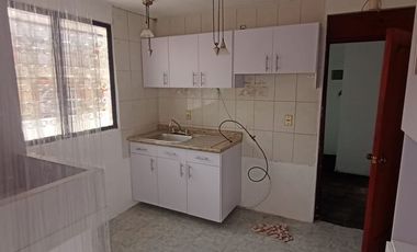 AMPLIA CASA EN RENTA, EN EL CENTRO DE TOLUCA PARA, OPTIMA PARA OFICINAS, zona la Merced.