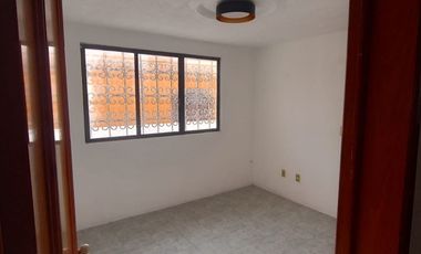 AMPLIA CASA EN RENTA, EN EL CENTRO DE TOLUCA PARA, OPTIMA PARA OFICINAS, zona la Merced.