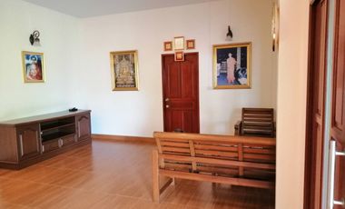House for sale in front of Wat Tha Sung,Super rare location,Flooded free, Good for resort accommodation.