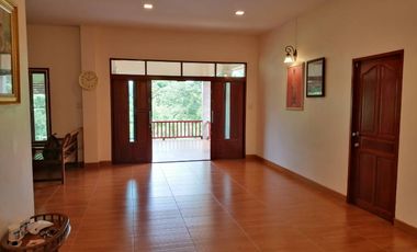 House for sale in front of Wat Tha Sung,Super rare location,Flooded free, Good for resort accommodation.