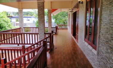 House for sale in front of Wat Tha Sung,Super rare location,Flooded free, Good for resort accommodation.