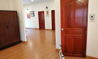 House for sale in front of Wat Tha Sung,Super rare location,Flooded free, Good for resort accommodation.