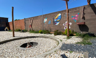 CASA DE 3 AMBIENTES  CON GRAN PATIO  Y QUINCHO, LAS TONINAS