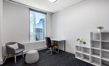 Private office space for 1 person in Regus PBCom Tower