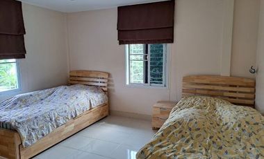 2-story garden house on an area of 1 rai 312 square wa. Mod Daeng Subdistrict, Si Prachan District, Suphan Buri, next to a concrete road along an irri