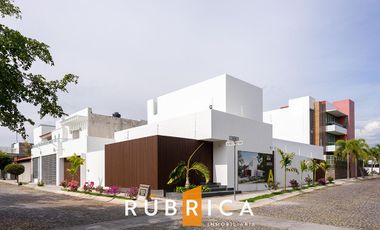 Casa en Venta en Residencial Esmeralda Norte, Colima, Colima.