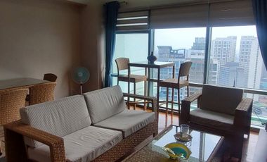 Spacious 1BR condo with own maids room and T&B near Legazpi Park & Greenbelt