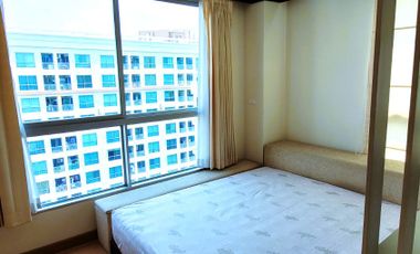 High Floor! Corner Room! Living with privacy in great location of bangkok! Sales Life@BTS Thapra Condominium! Fully Furnished! Great Price!