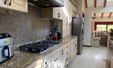 PR17074 Casa en venta en el sector Alto de las Palmas, Envigado