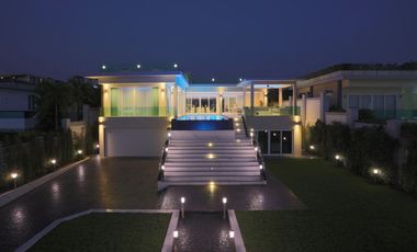 Brand-new spectacular designer villa in Pattaya !!