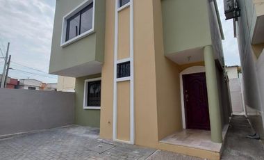 Casa en venta en la urb. San Felipe