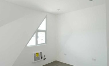 BATULAOV1B12XX: For Rent Semi Furnished 2BR Town House in Batulao Artscapes Commune