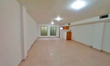 VENTA DE OFICINA EN EL CENTRO COMERCIAL REX EN SANTA MARTA