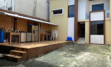 Casa en Venta Frente al Terminal Terrestre de Portoviejo