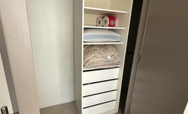 En venta suite amoblada en Riverfront 2 en Puerto Santa Ana