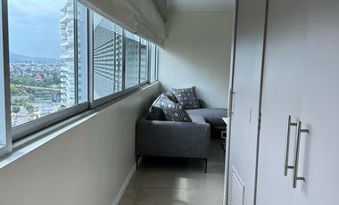 En venta suite amoblada en Riverfront 2 en Puerto Santa Ana