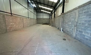 BODEGA EN RENTA CON UN AREA DE 197 M2. AV AMERICA Y PANAMA METROPOLIS 2 TARIMBARO MICH.