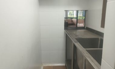 F19C5 Local en arriendo en el sector Loma de los Benedictinos