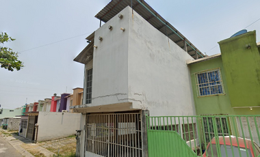 Casa en Remate Bancario en Dorado Real, Veracruz. (65% debajo de su valor comercial, solo recursos propios, unica oportunidad) -ekc