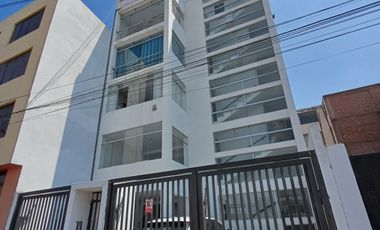 VENTA DE AMPLIO Y MODERNO DEPARTAMENTO EN MIRAFLORES