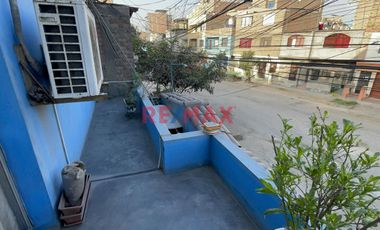 Vendo Casa (local comercial y Dpto) En Zarate. Excelente Ubicacion