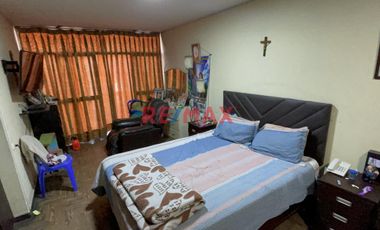 Vendo Casa (local comercial y Dpto) En Zarate. Excelente Ubicacion