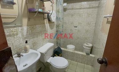 Vendo Casa (local comercial y Dpto) En Zarate. Excelente Ubicacion
