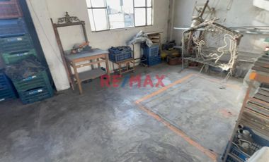 Vendo Casa (local comercial y Dpto) En Zarate. Excelente Ubicacion