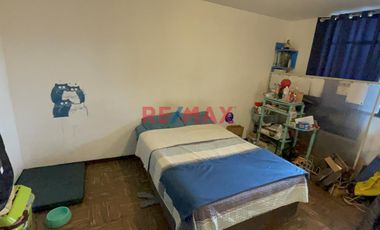 Vendo Casa (local comercial y Dpto) En Zarate. Excelente Ubicacion