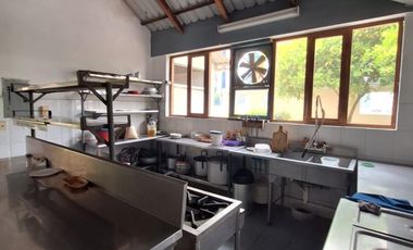 VENTA HOSTERÍA SECTOR TONSUPA - ESMERALDAS