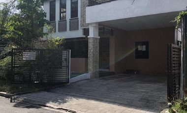 5 Bedroom House and Lot for Lease in Merville Park, Parañaque City